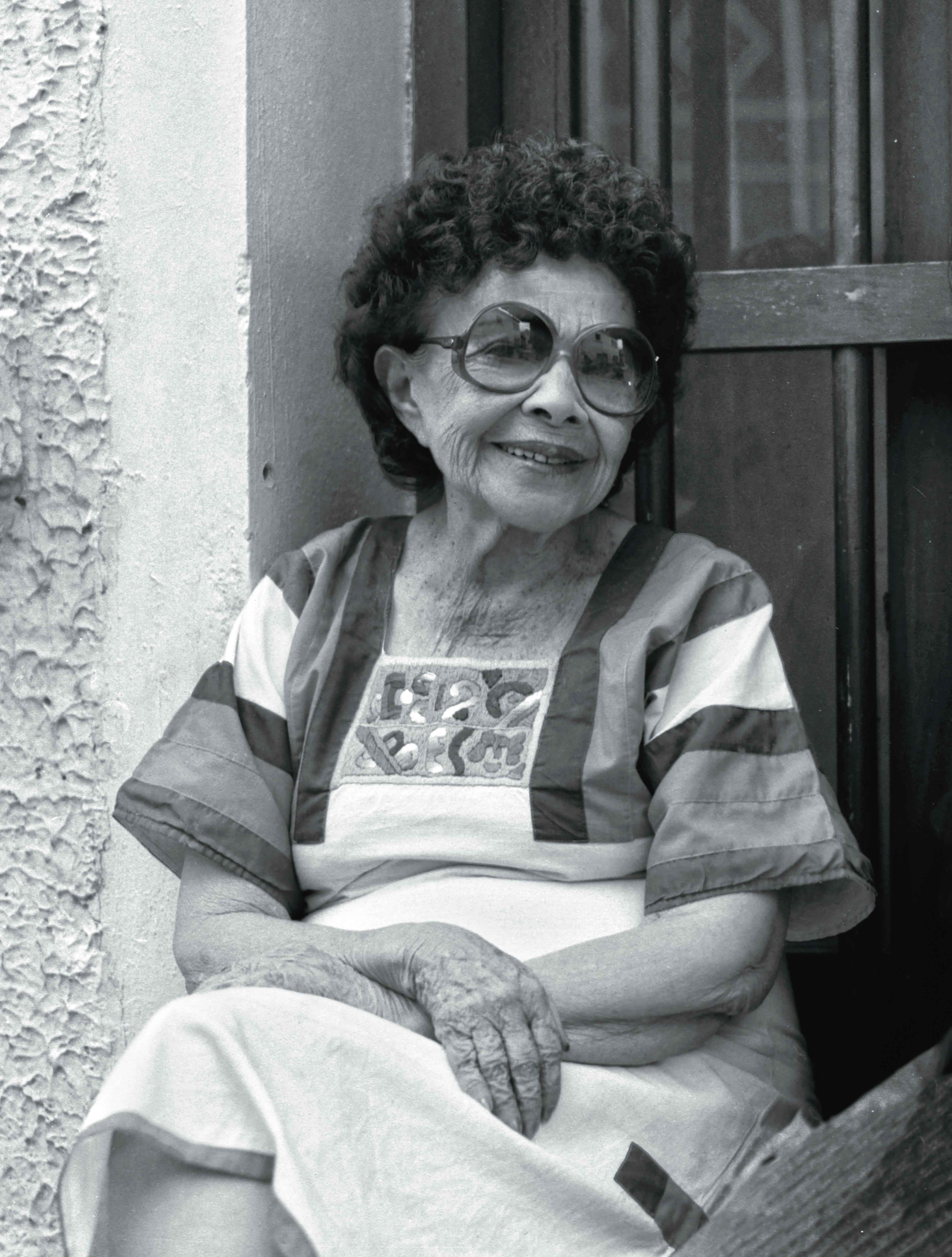 Retrato de Clementina Suárez, 1986. Fotografía por Evaristo López Rojas.