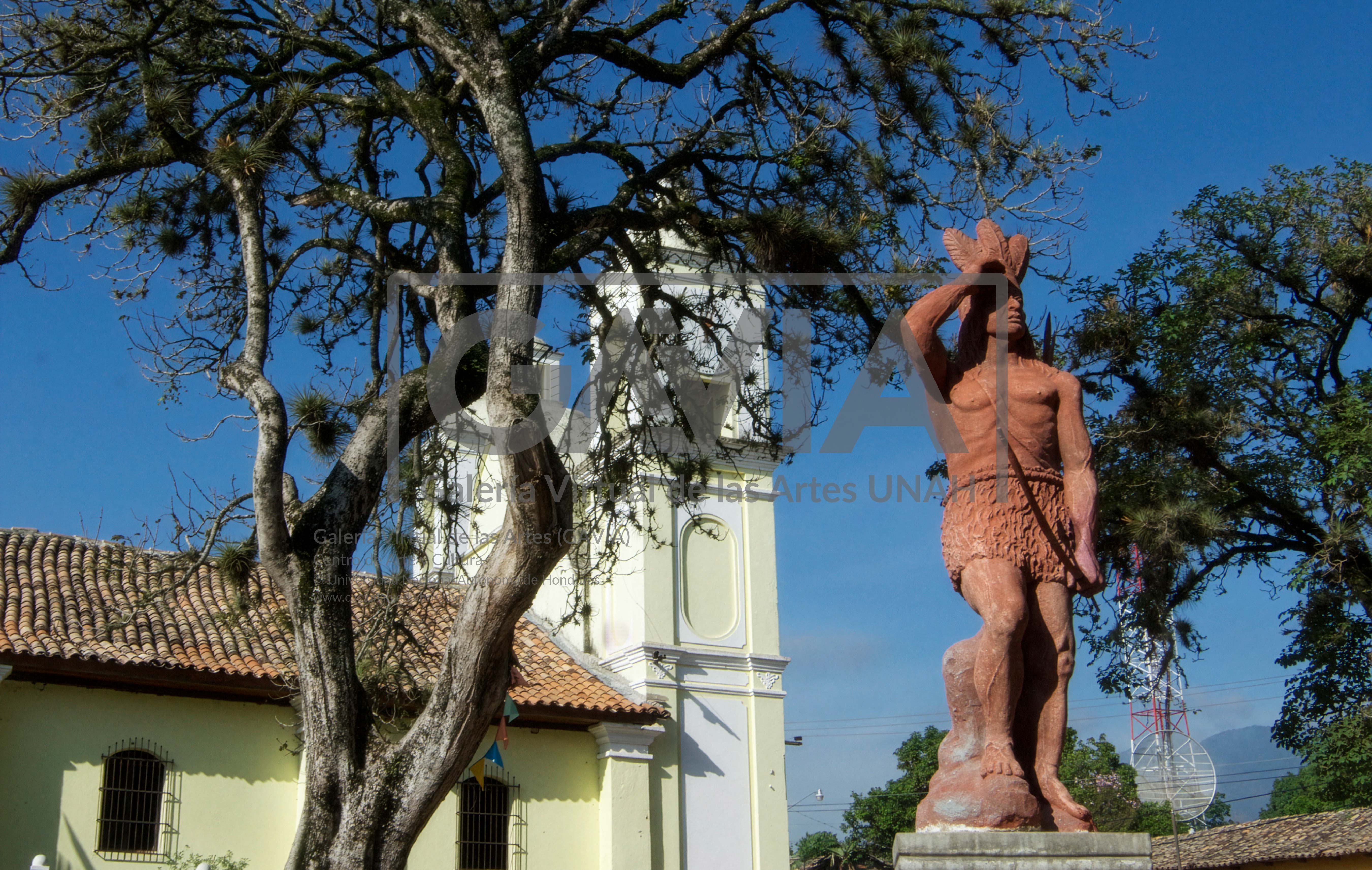 Escultura de Lempira en el parque central de Gracias